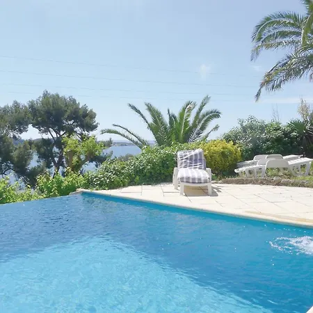 Stunning In Istres With Wifi Apartman